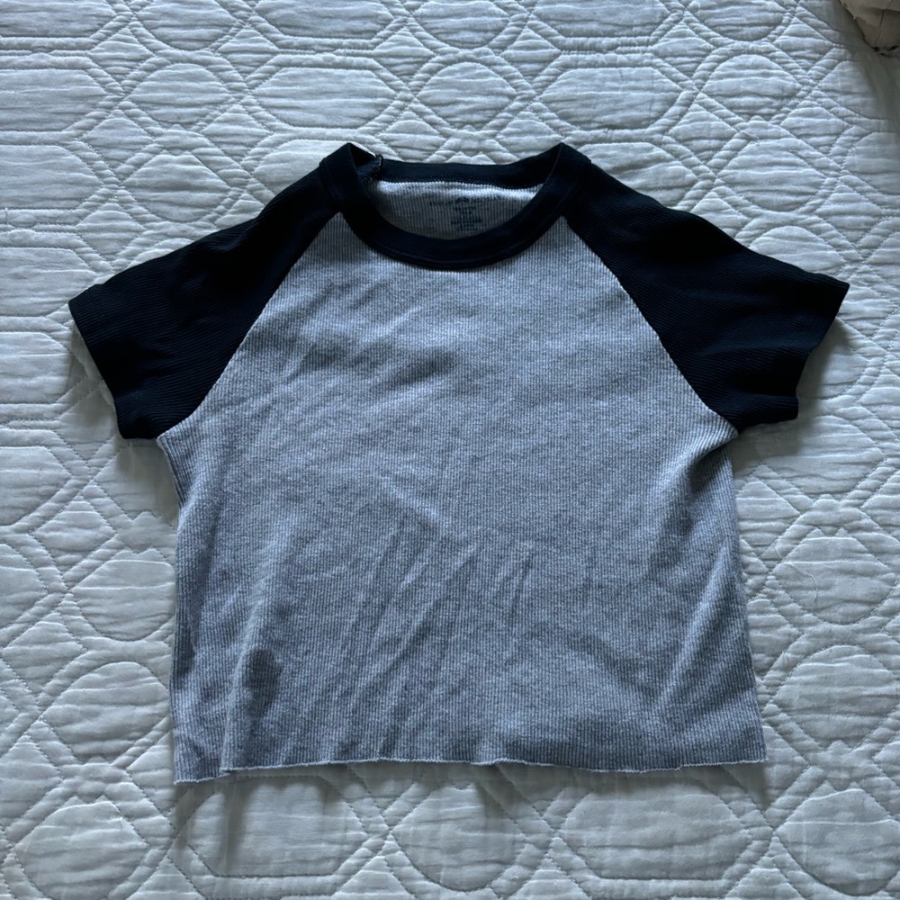 Brandy Melville cropped top